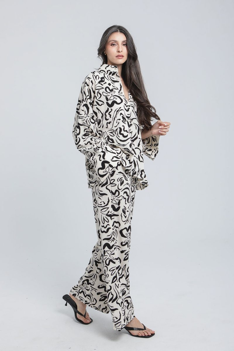Ensemble chemise et pantalon fluide à motif abstrait noir et blanc — photo 6