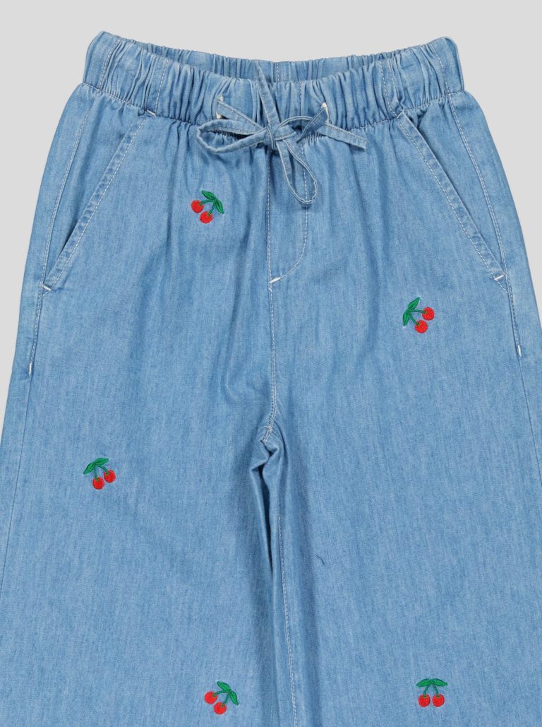 Pantalon Fillette Large en Jean Brodé Cerises — photo 3